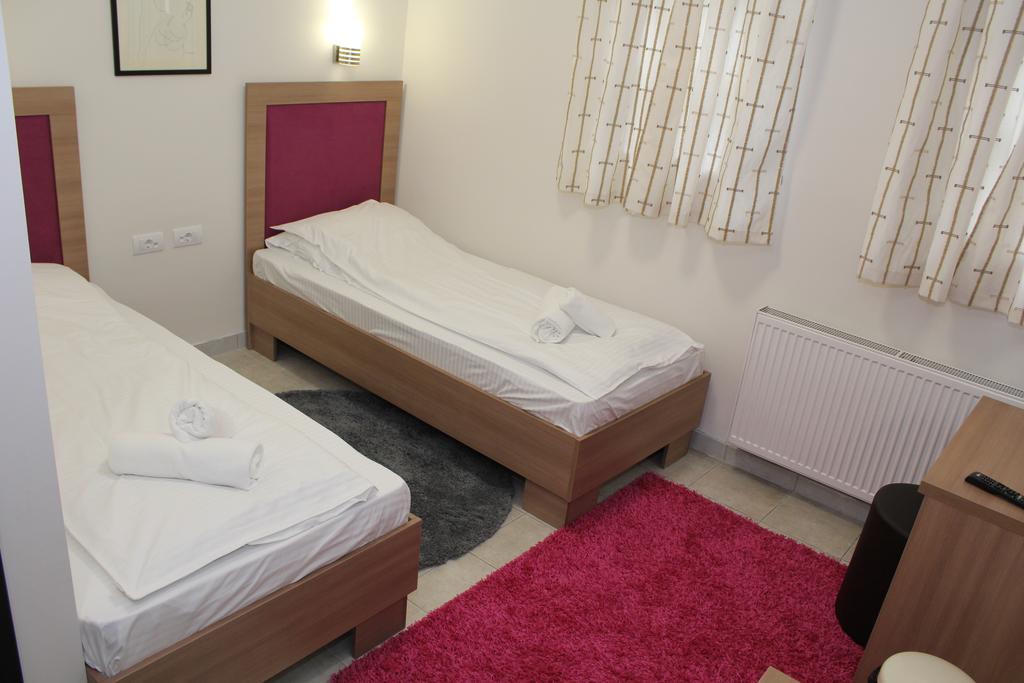Wake Up Apartments And Rooms เบลเกรด ภายนอก รูปภาพ