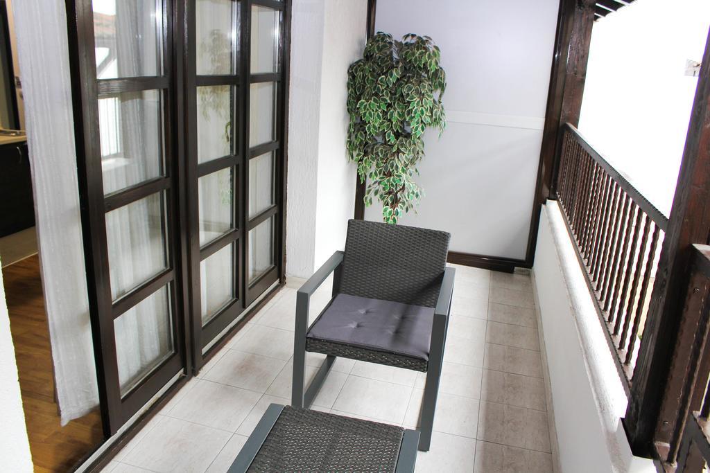 Wake Up Apartments And Rooms เบลเกรด ภายนอก รูปภาพ