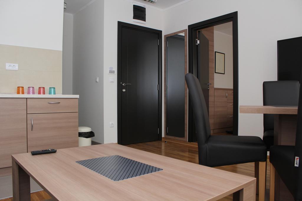 Wake Up Apartments And Rooms เบลเกรด ภายนอก รูปภาพ