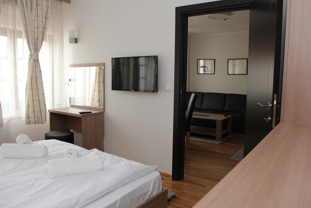 Wake Up Apartments And Rooms เบลเกรด ภายนอก รูปภาพ