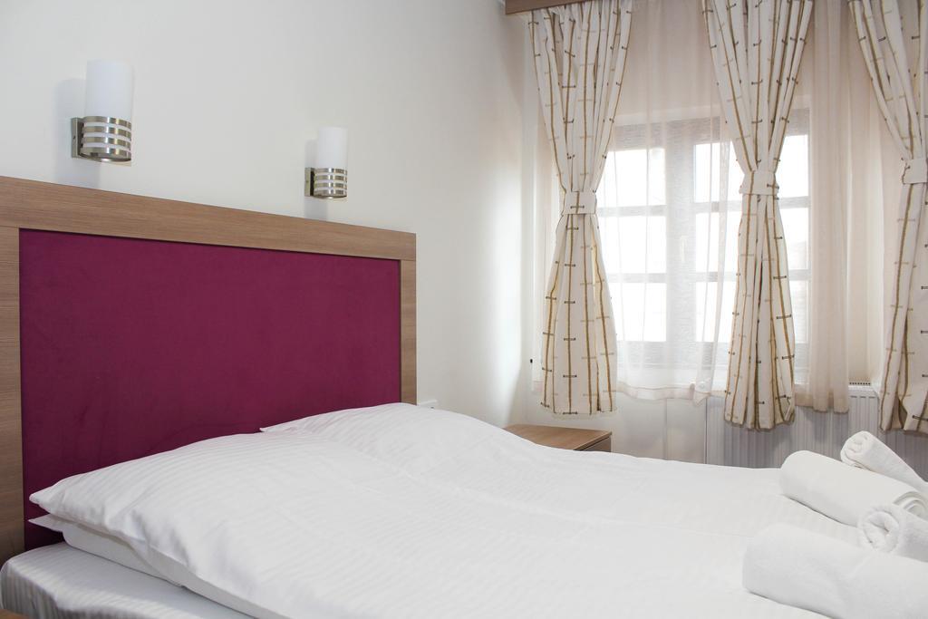 Wake Up Apartments And Rooms เบลเกรด ภายนอก รูปภาพ