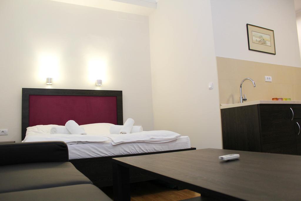 Wake Up Apartments And Rooms เบลเกรด ภายนอก รูปภาพ
