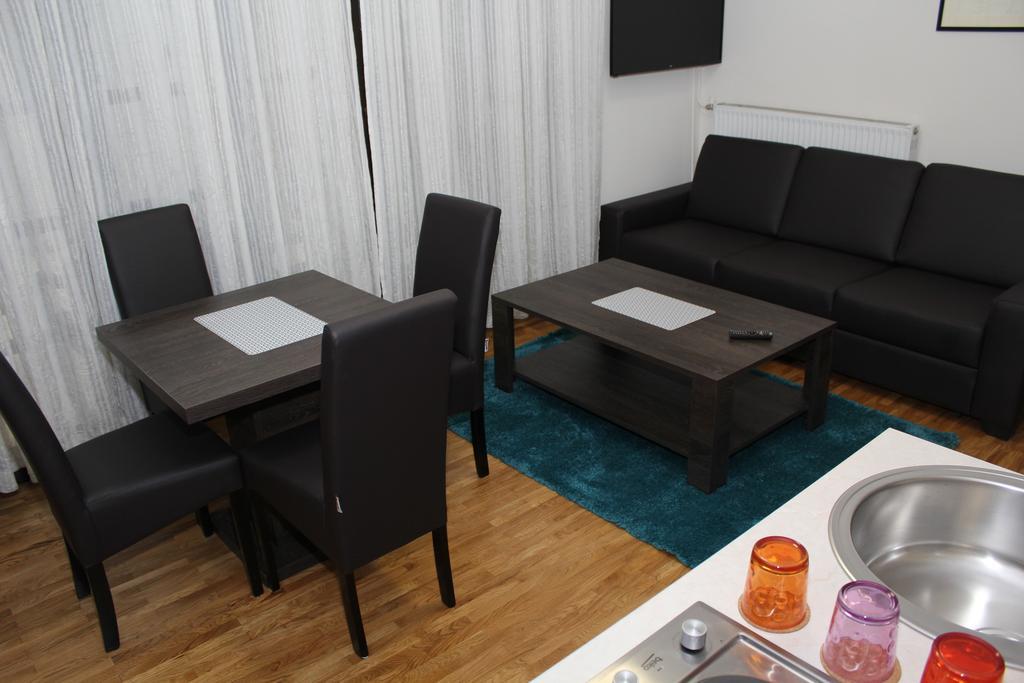 Wake Up Apartments And Rooms เบลเกรด ภายนอก รูปภาพ