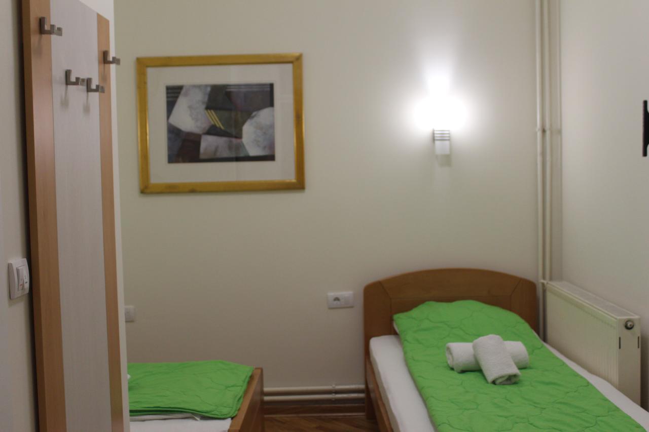 Wake Up Apartments And Rooms เบลเกรด ภายนอก รูปภาพ