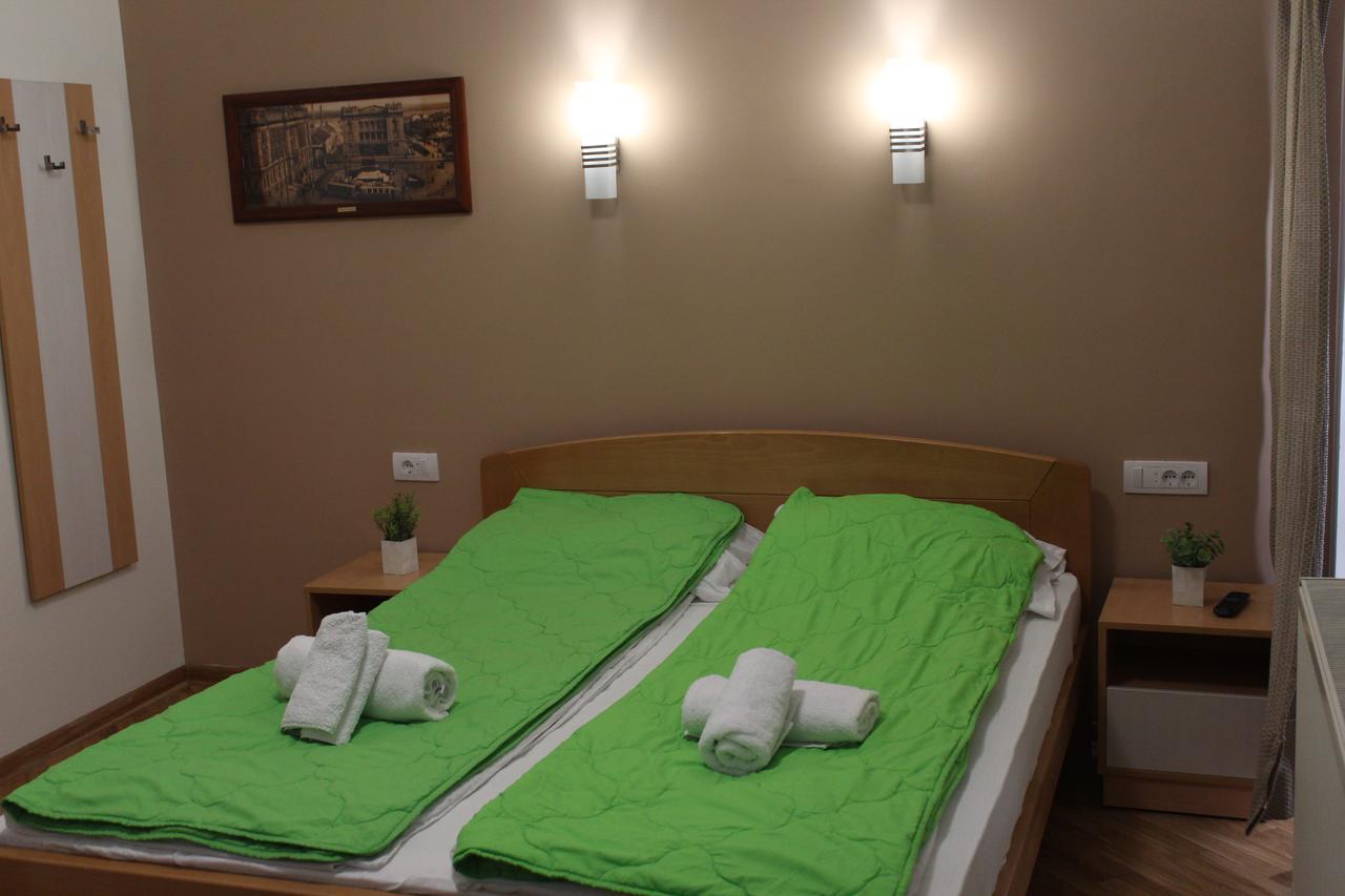 Wake Up Apartments And Rooms เบลเกรด ภายนอก รูปภาพ